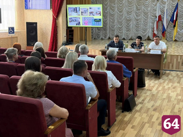 Саратовских ветеранов спецоперации обучают вождению на спецавтомобилях 